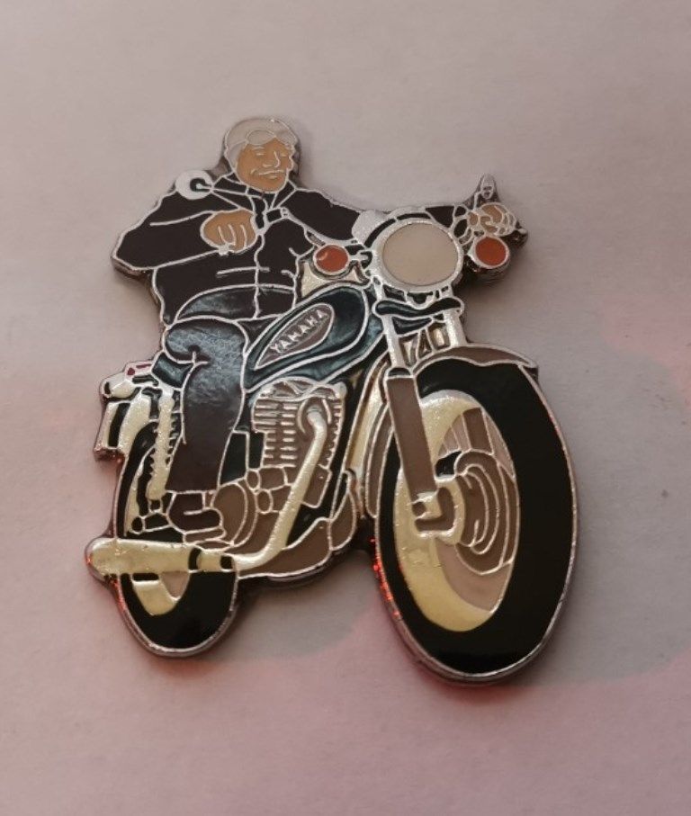SR500 lapel pin badge (0710)..