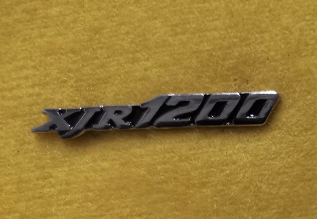 XJR1200 Logo lapel pin badge (0483)..