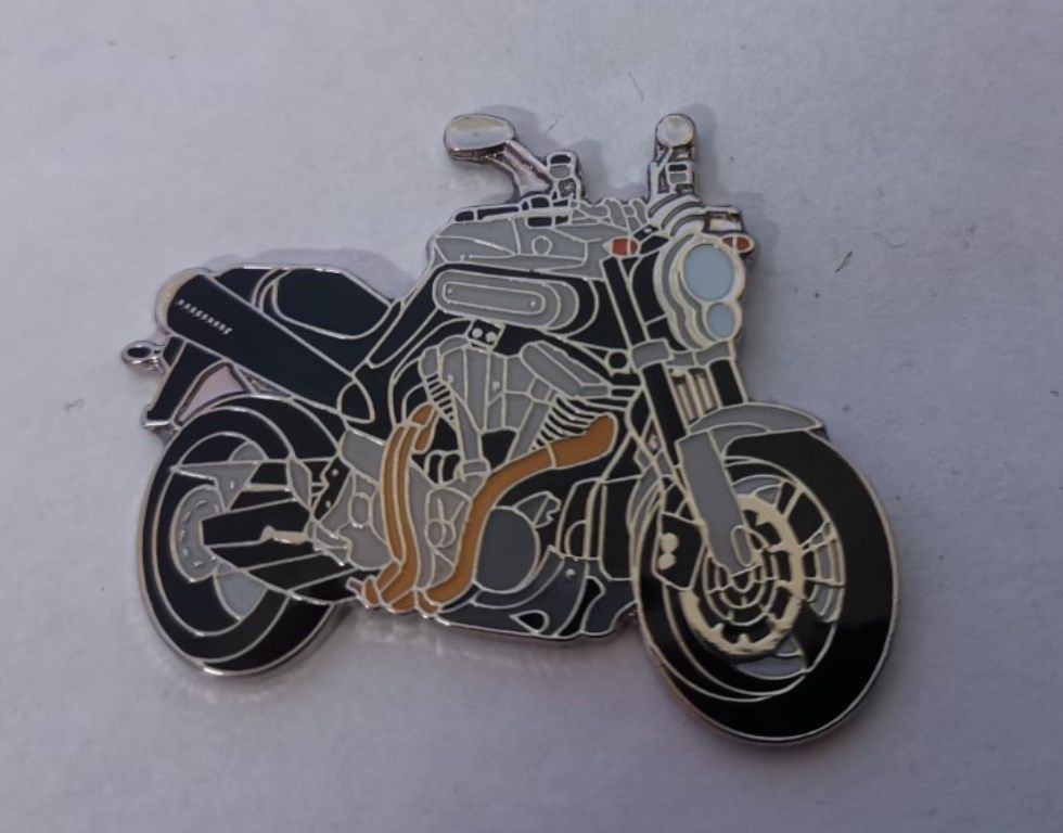 MT 01 lapel pin badge (0975)..