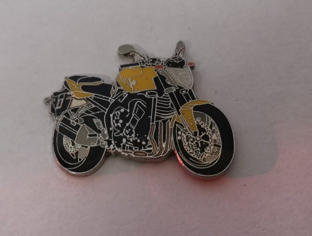 FZ1 2006 lapel pin badge (1004)..