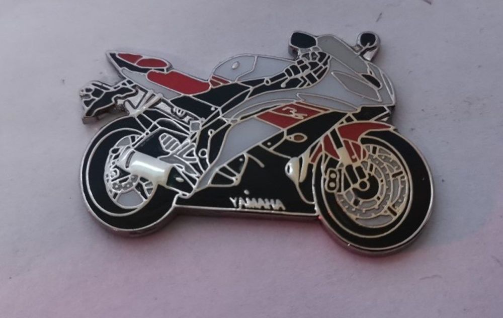 YZF R6 lapel pin badge (1072)..