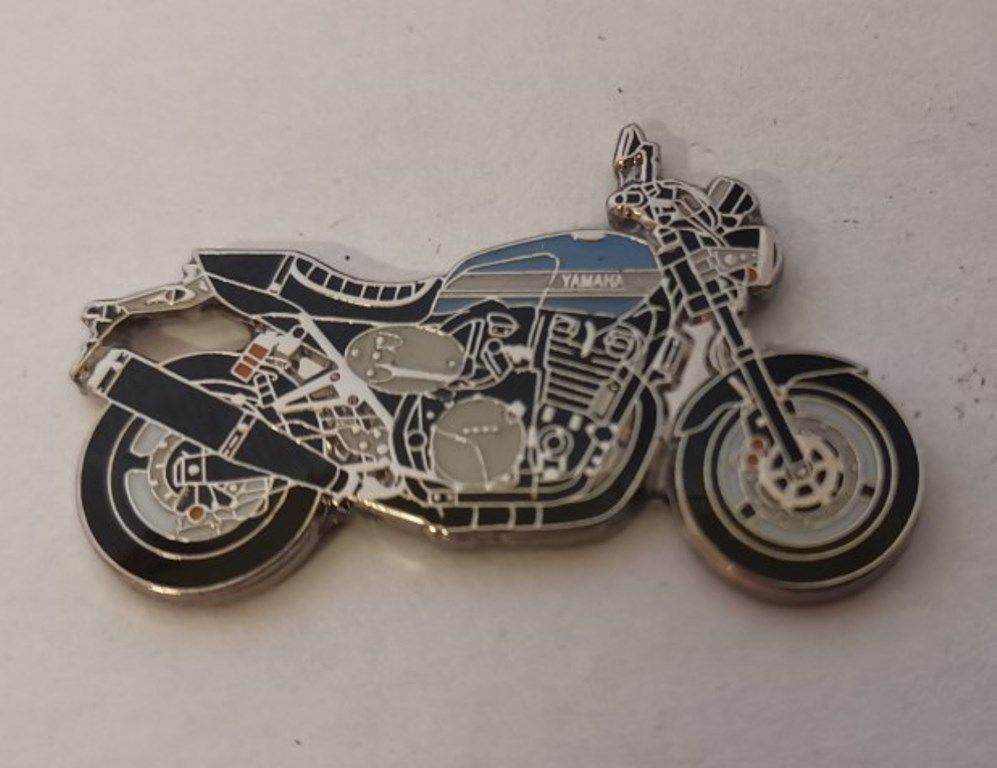 XJR1300 lapel pin badge (1222)..