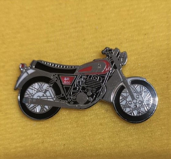 SR500 lapel pin badge (0024)..