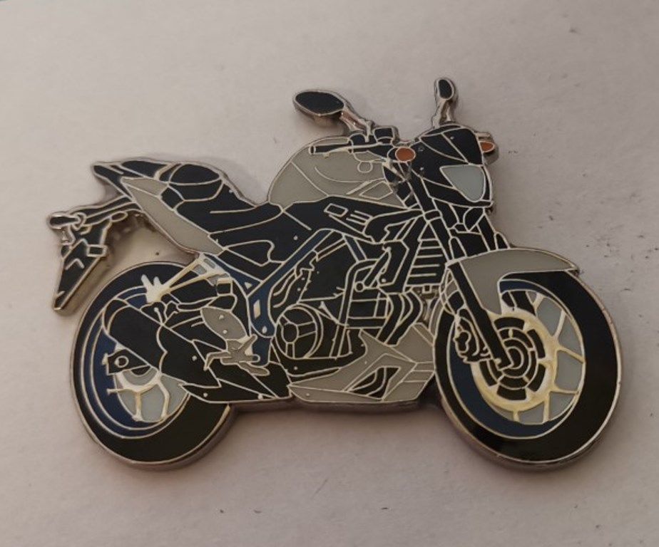 MT03 lapel pin badge (1240)..