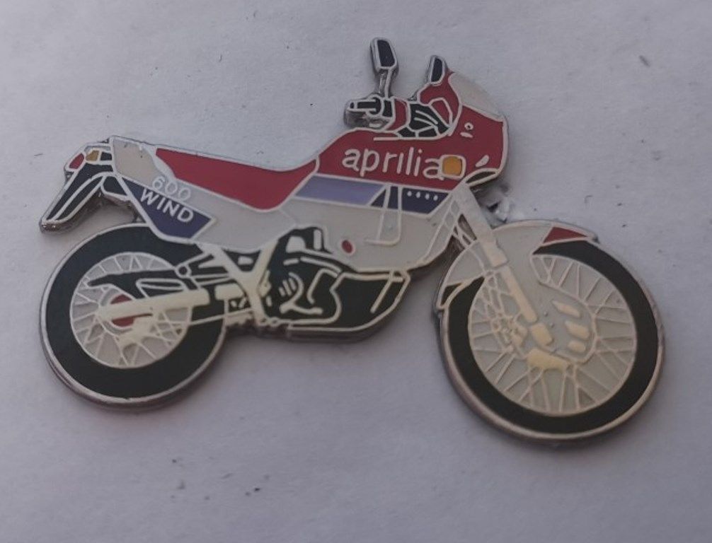 As Aprilia Tuareg Wind 600 lapel pin badge (0344)