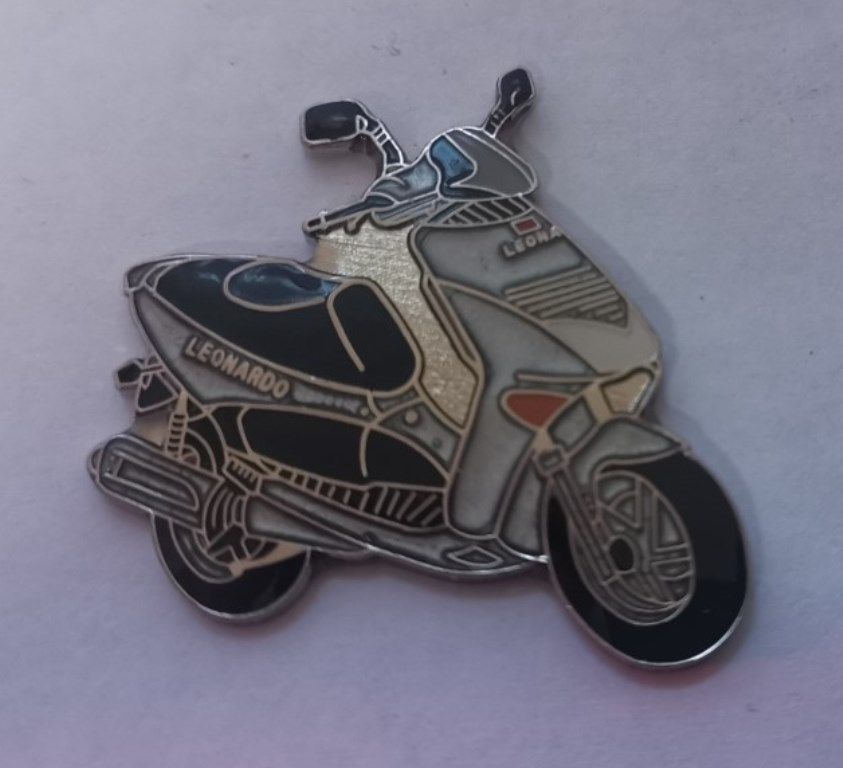 As Aprilia Leonardo 125 lapel pin badge (0660)