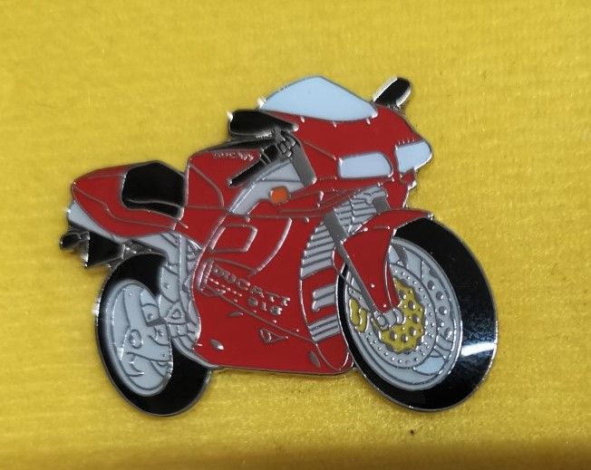 As Ducati 916 Strada lapel pin badge (0328)