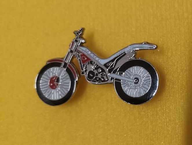 As Gas Gas JT35 lapel pin badge (0561)