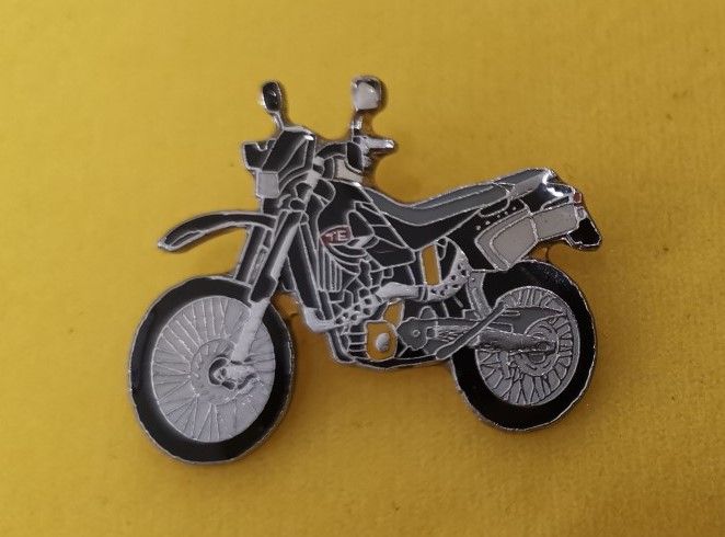 As Husqvarna TE610 lapel pin badge (0702)