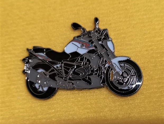 R1250R lapel pin badge (1329)..