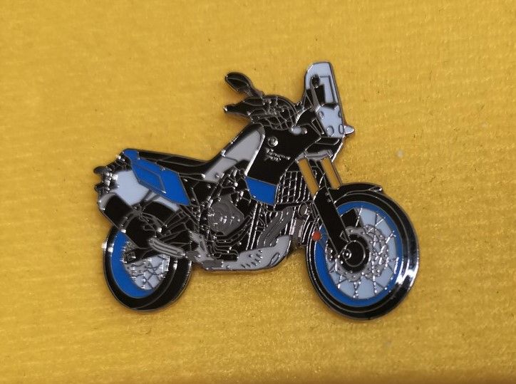 Tenere 700 lapel pin badge (1342)..
