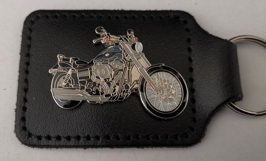 Wide Glide badged keyring 1171