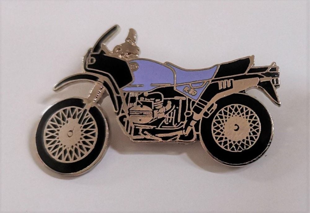 R80GS lapel pin badge (0133)..