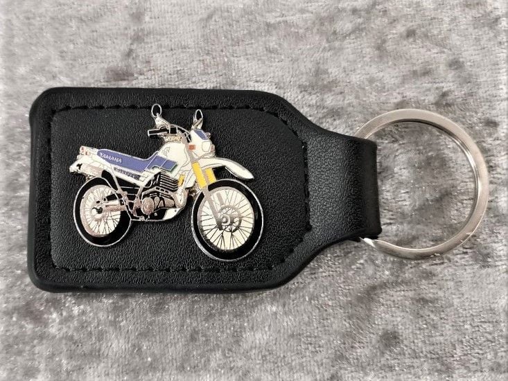 SERROW 225 badged keyring (0423)