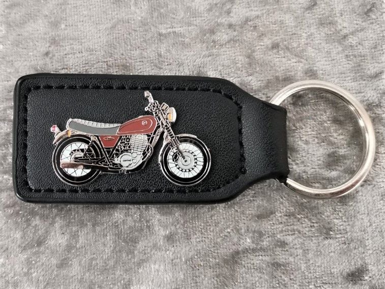 SR400 badged keyring (0900)