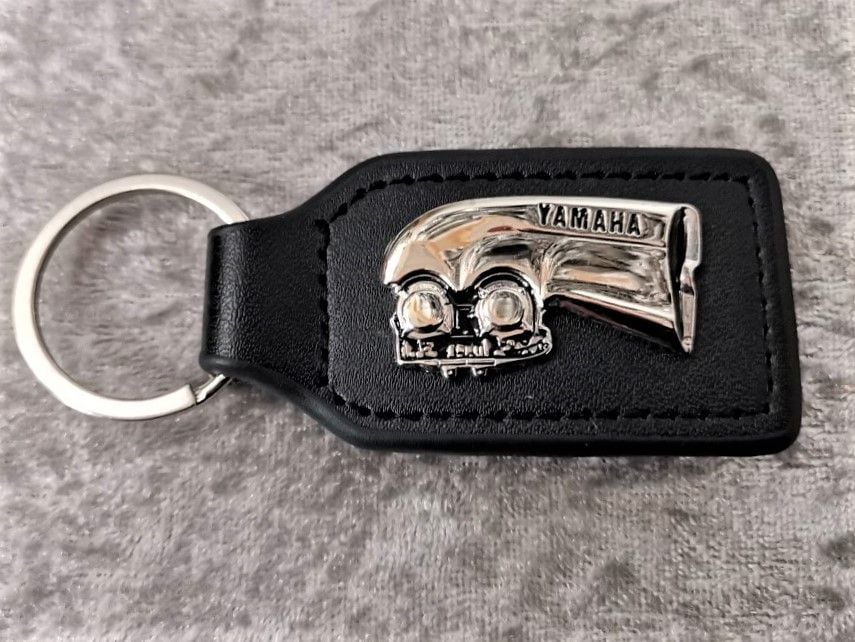 V MAX badged keyring (0484)