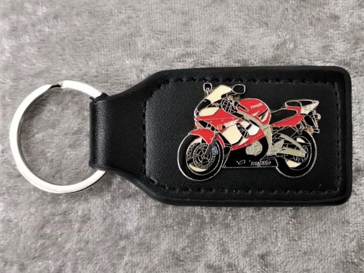 YZF R6 2002 badged keyring (0859)