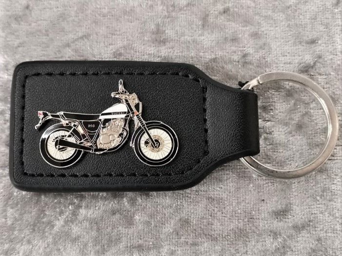 GRASS TRACKER badged keyring (0911)