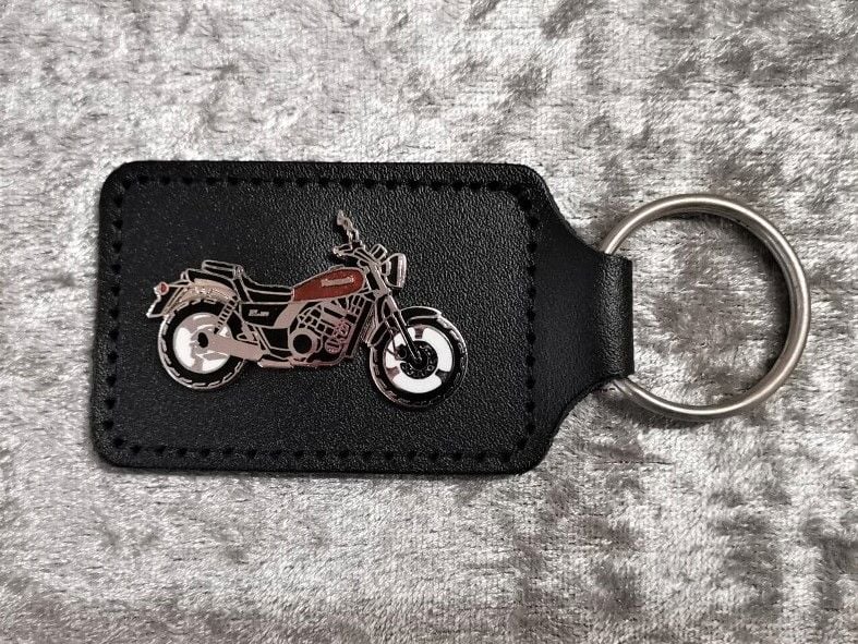 EL250 badged keyring (0170)