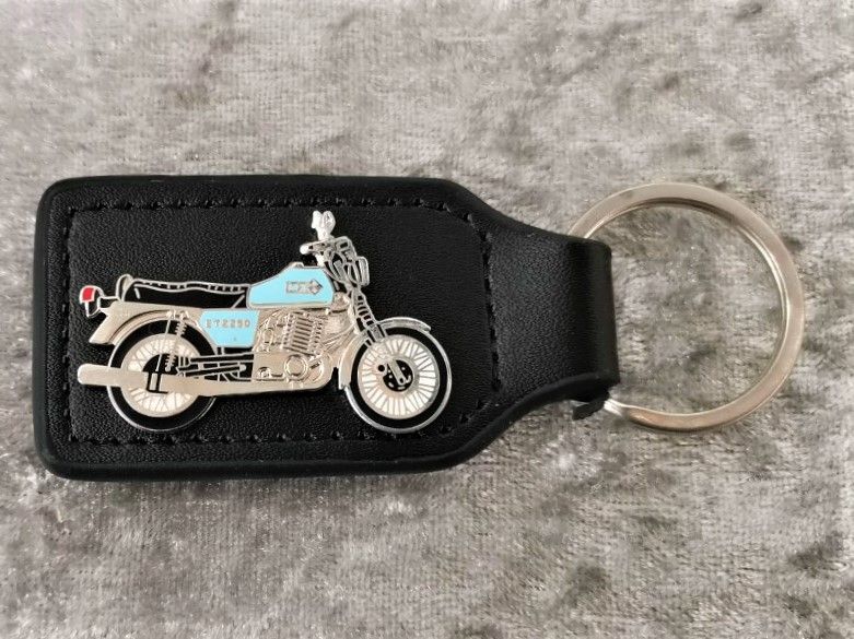 As MZ ETZ 250 badged keyring (0114)
