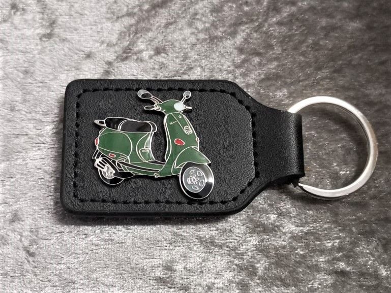 As Vespa ET4 badged keyring (0635)