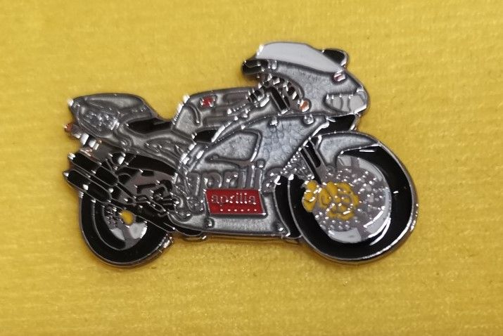 As Aprilia RS250 lapel pin badge (0591)
