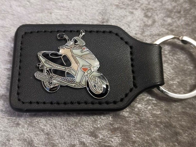 As Aprilia Leonardo 125 badged keyring (0660)