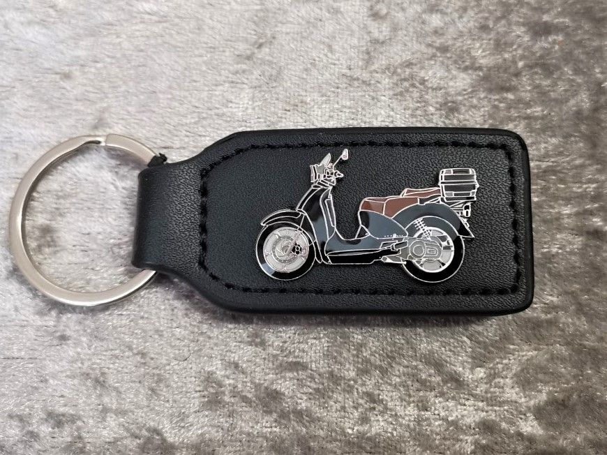 As Aprilia Scarabeo 125/150 badged keyring (0794)