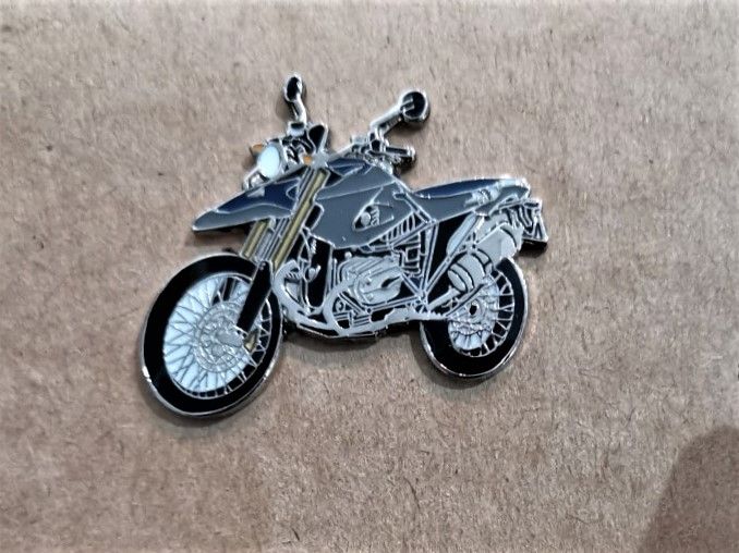 RHP 2 lapel pin badge (1022)