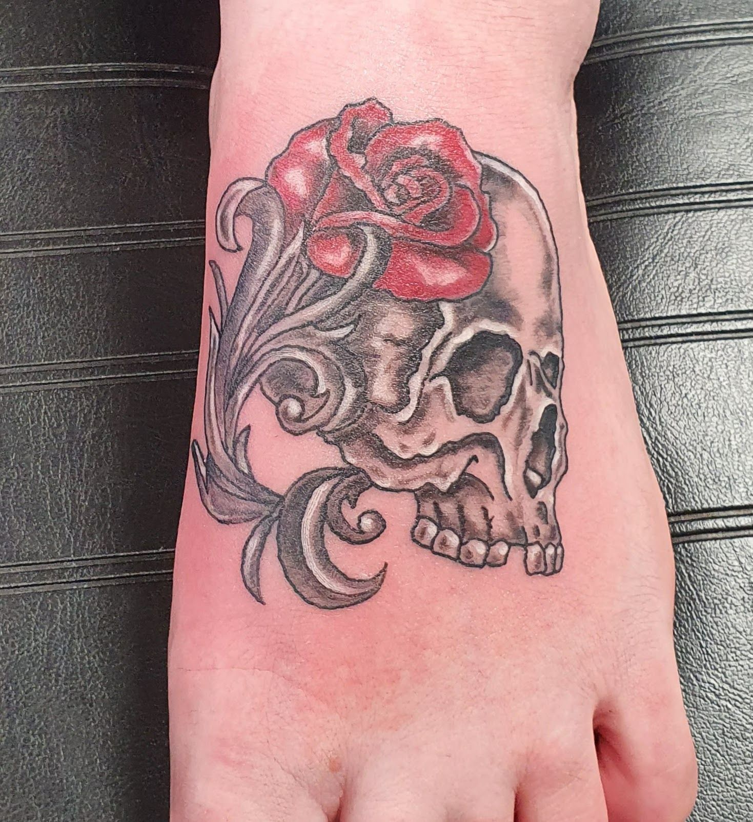 skull and rose tattoo