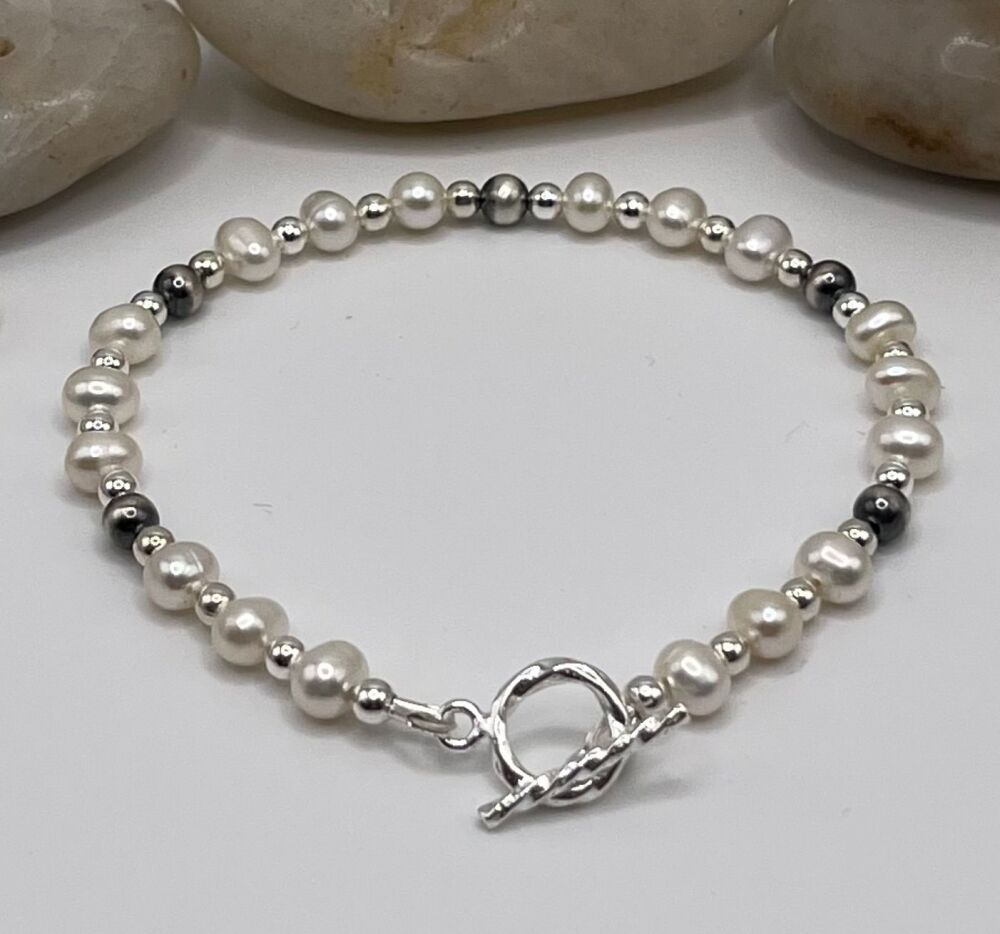 Navajo Pearl And Fresh Water Pearl Bracelet