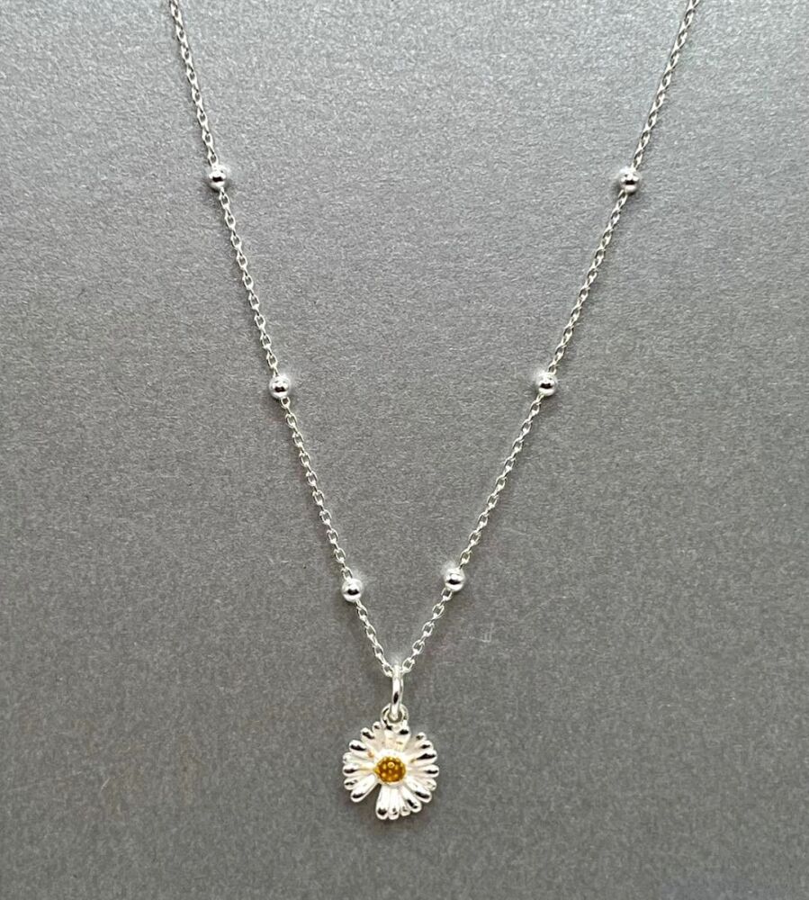 Daisy Necklace