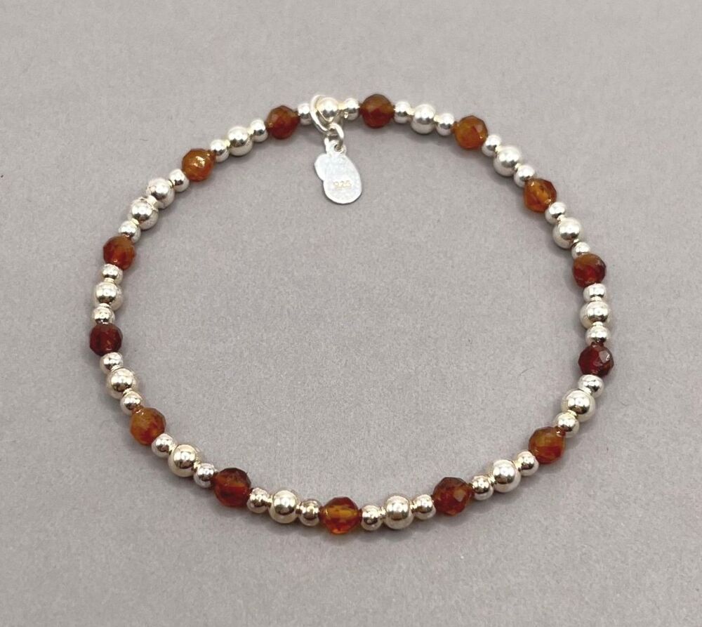 January Birthstone bracelet - Garnet