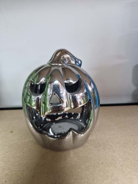 Chrome pumpkin tealight holder