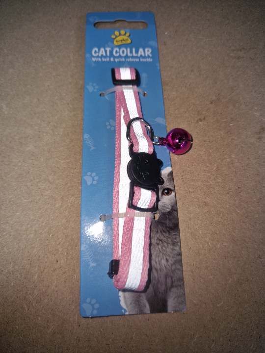 Pink cat collar