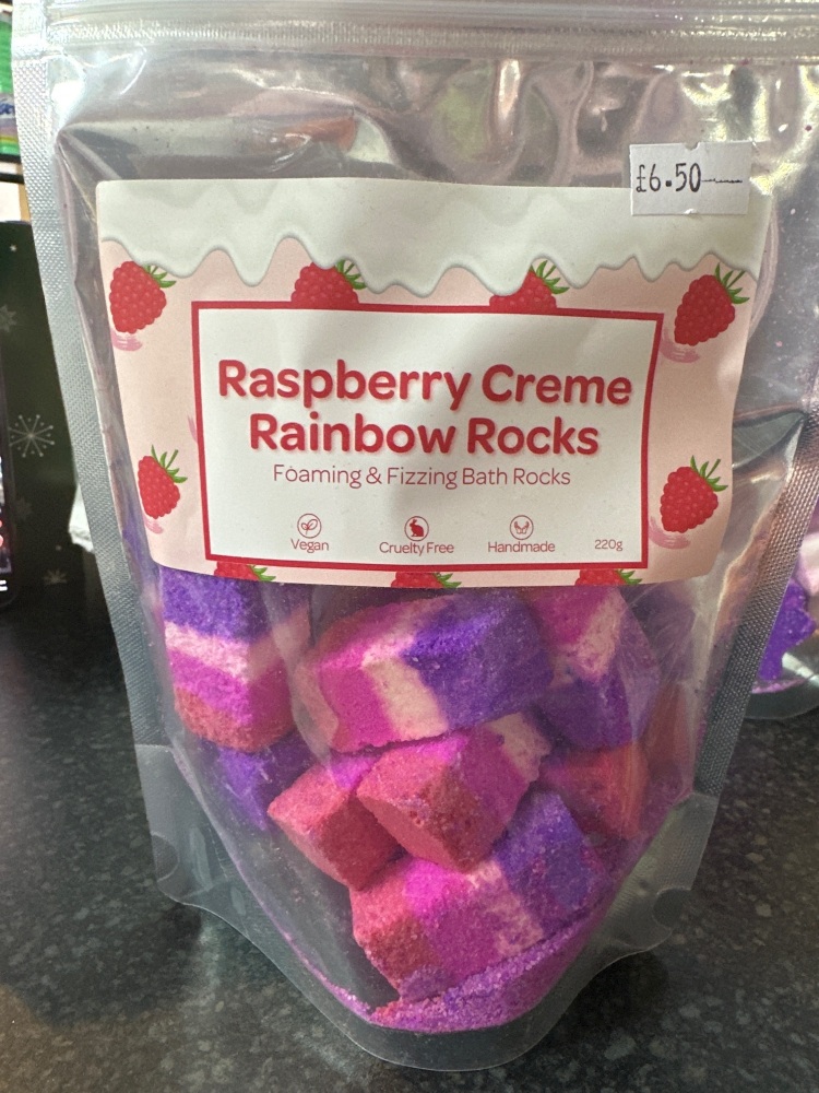 Raspberry crème rainbow rocks 220g