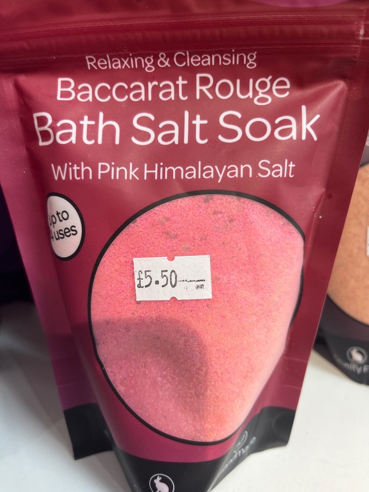 Bougey rougey bath salt soak