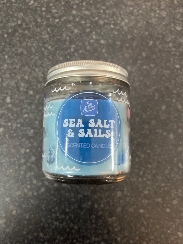 Sea salt and sails candle 35hiurs burn time