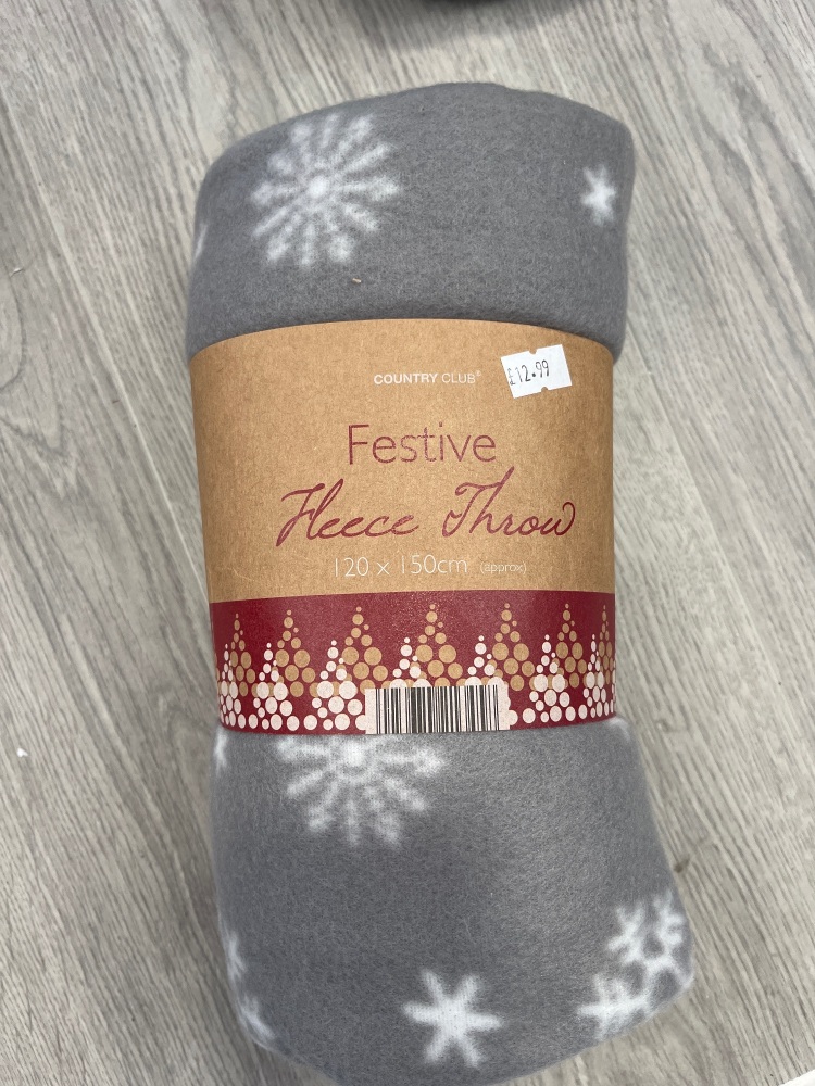 Grey snowflake festive fleece throw 120 x 150cm