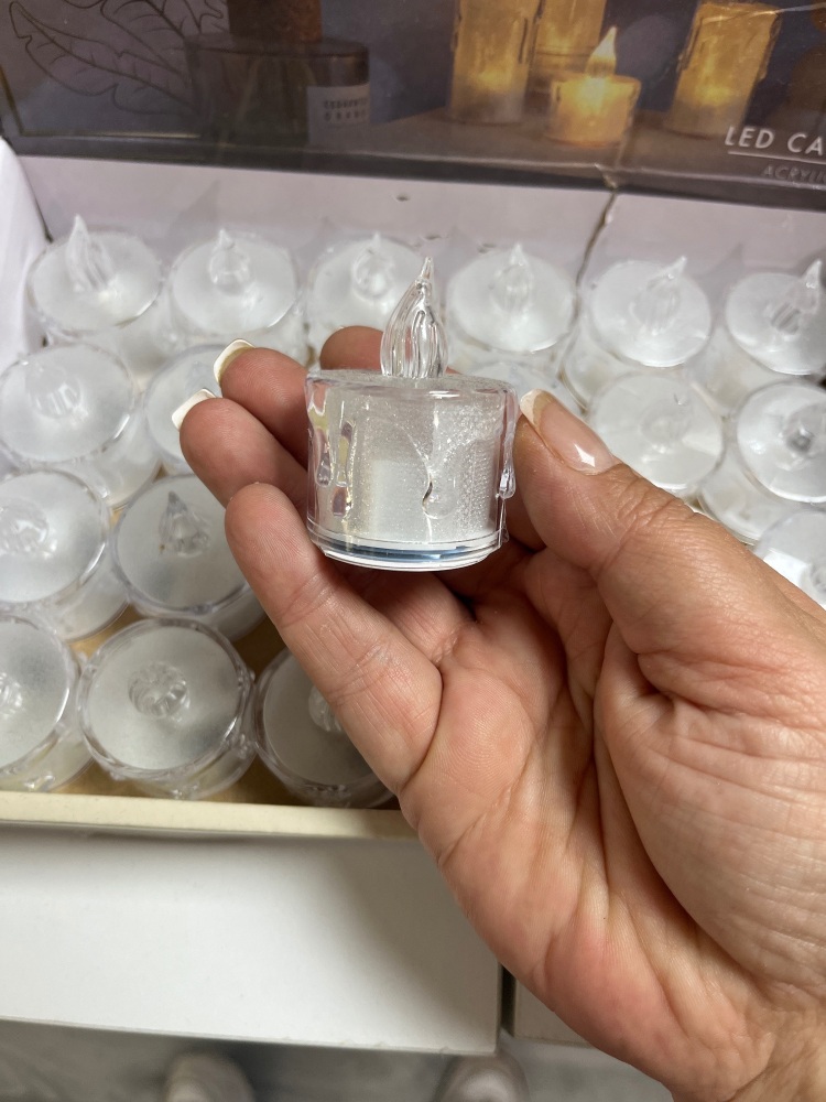 Small LED candle