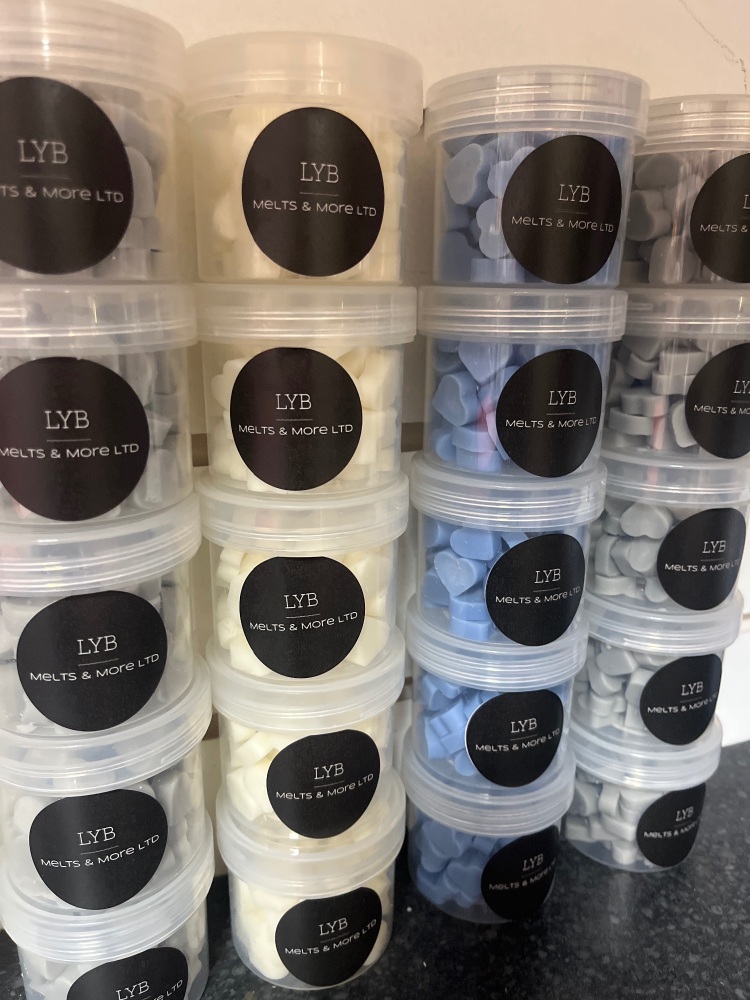 50g pot of small wax hearts various scents