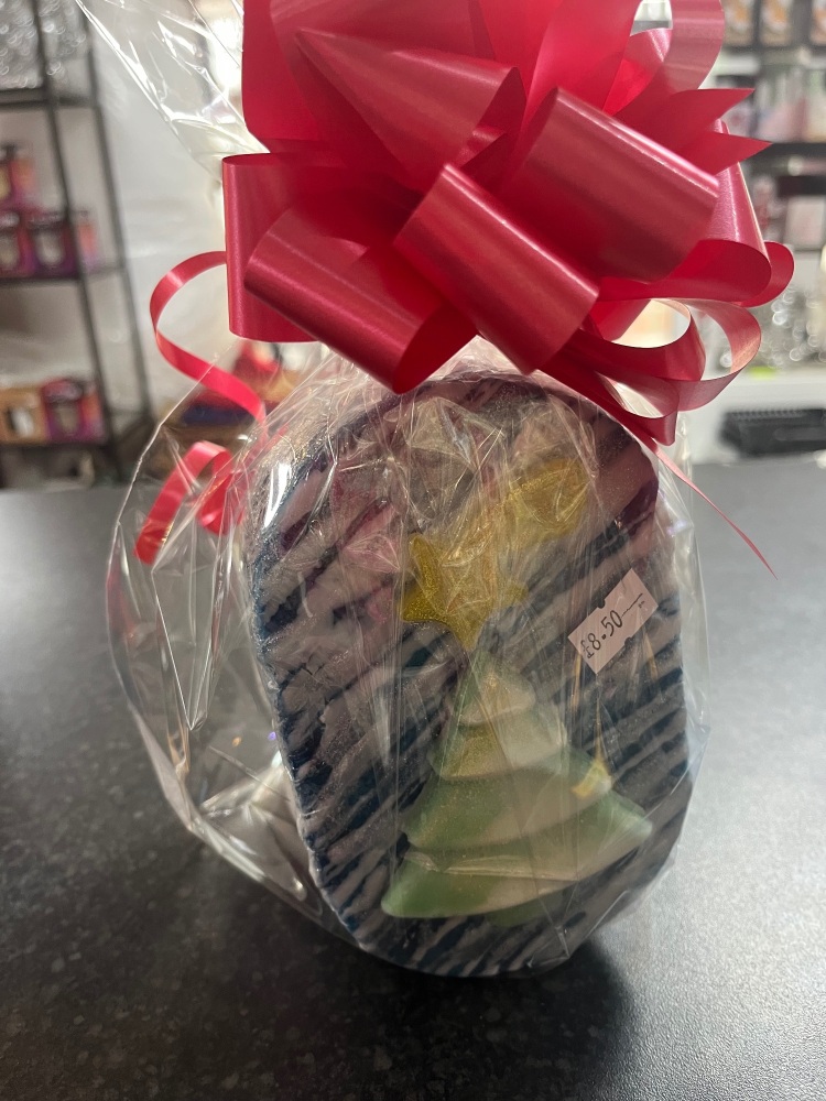 Cup, Xmas sponge, and bubble bath gift set