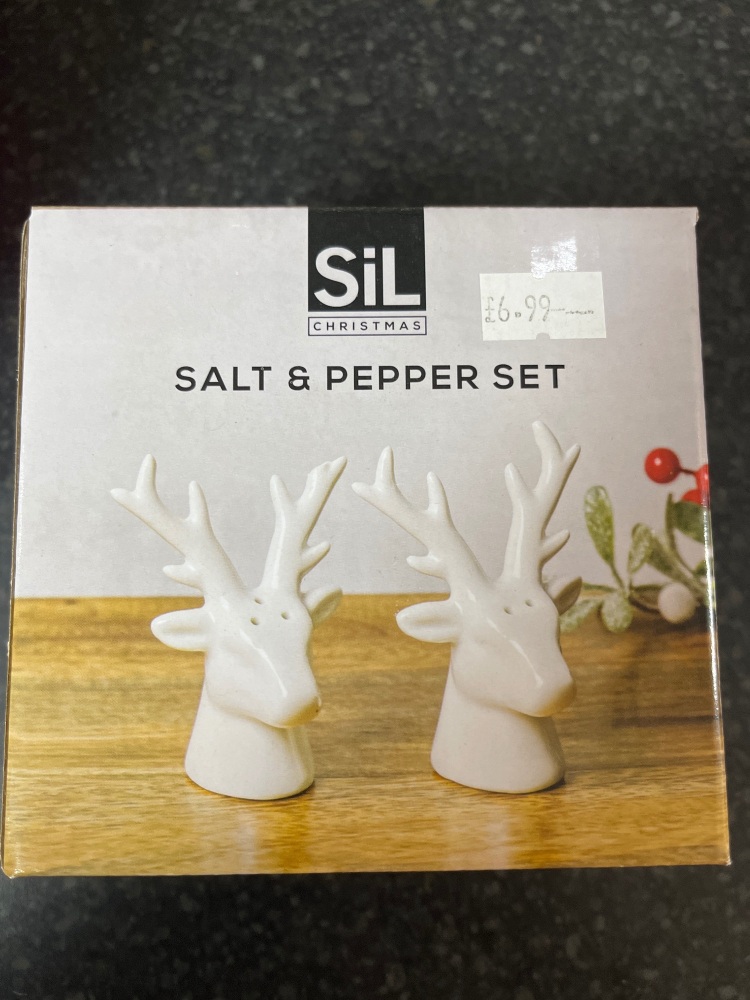 Deer salt and pepper set