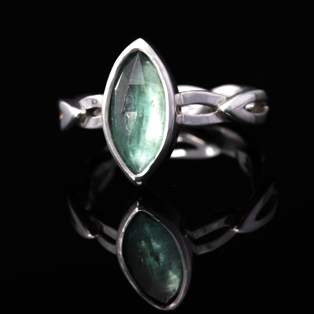 Silver and kyanite gemstone ring