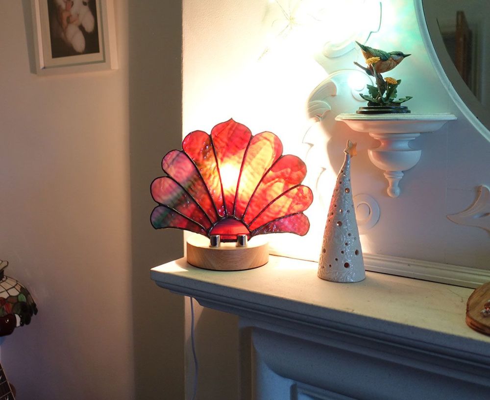 cranberry-glass-fan-lamp4