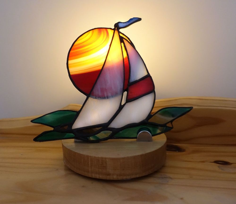 sailing-boat-stained-glass-lamp-folksy4