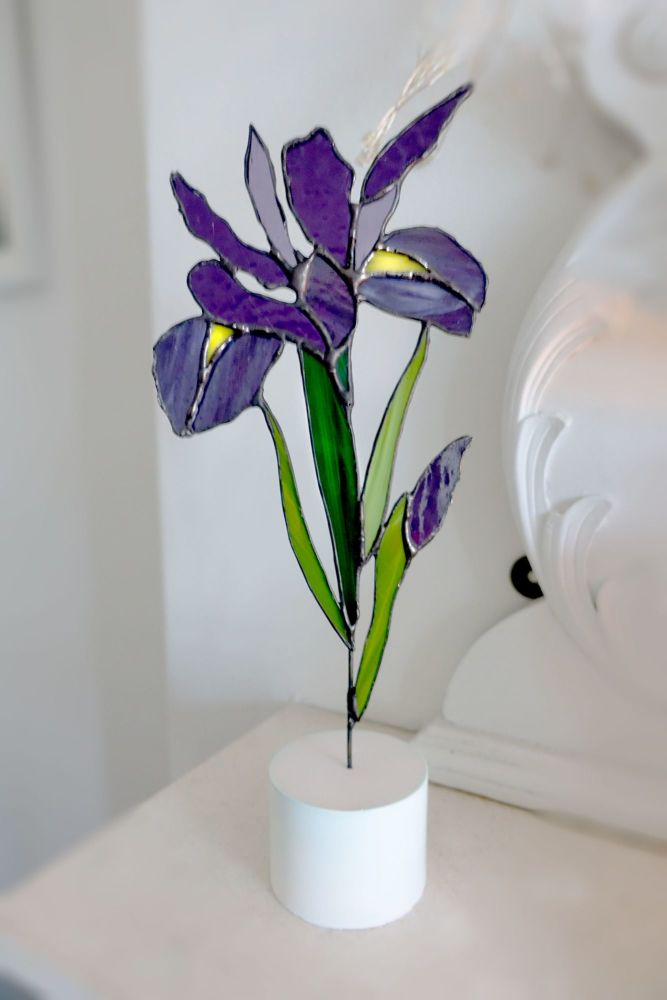 iris-table-decor-stained-glass2