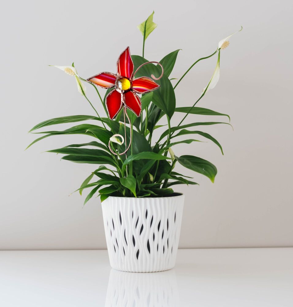 red-plant-pot-ornament2