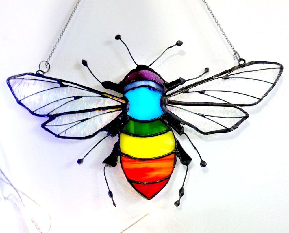 pastel-rainbow-bee