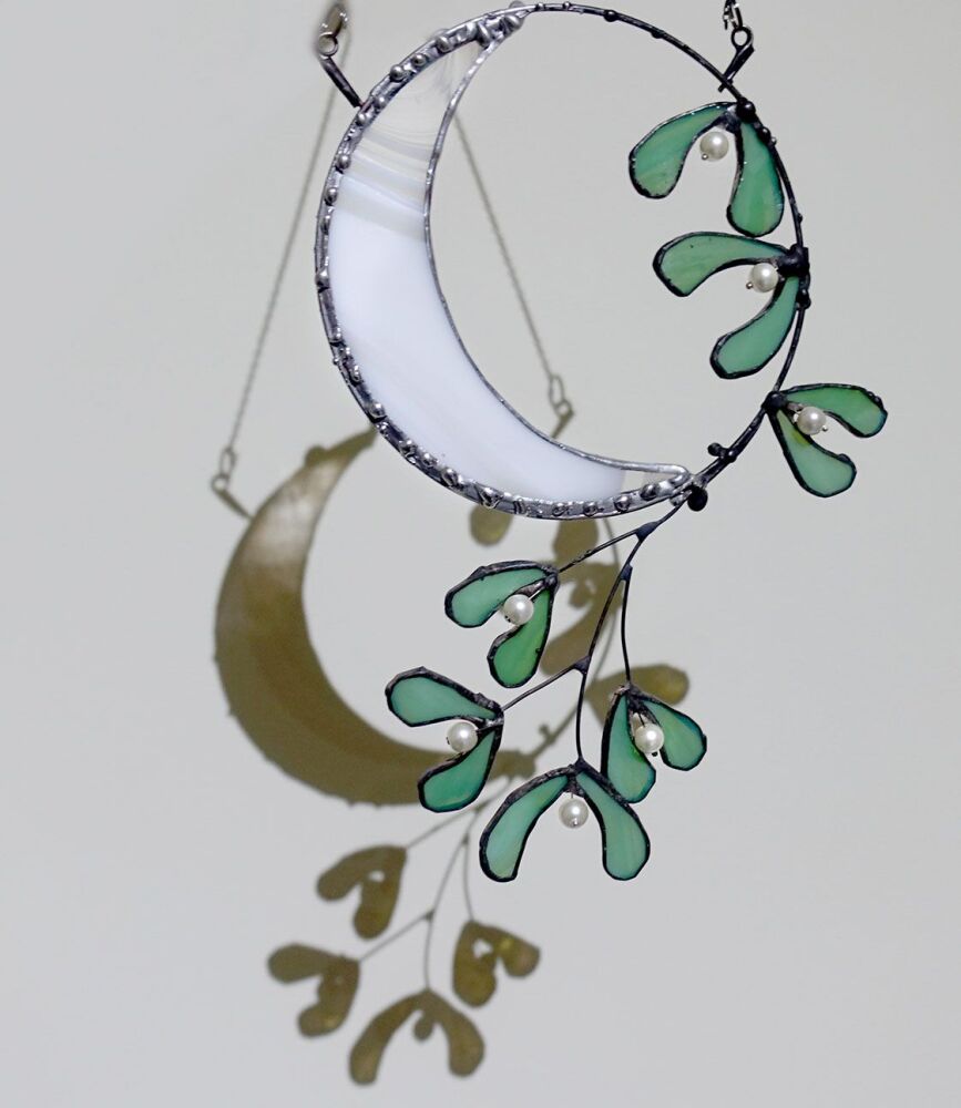 moon-and-mistletoe-suncatcher7